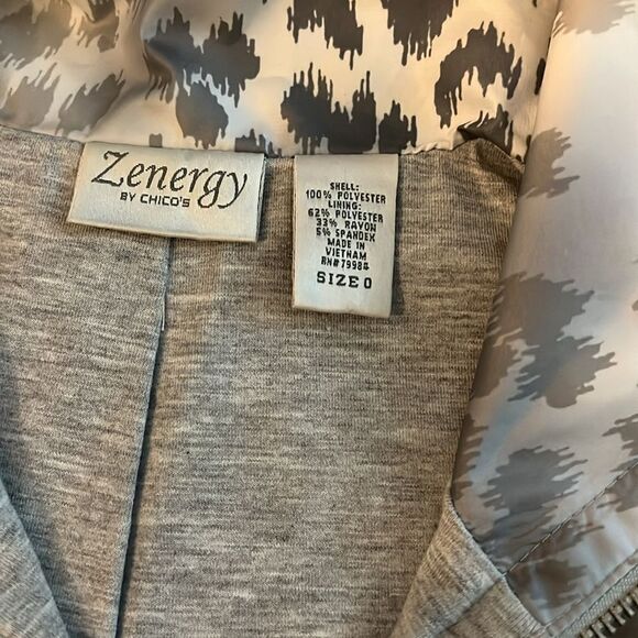 Chico’s Zenergy Animal Print Vest new without tags - Picture 2 of 6